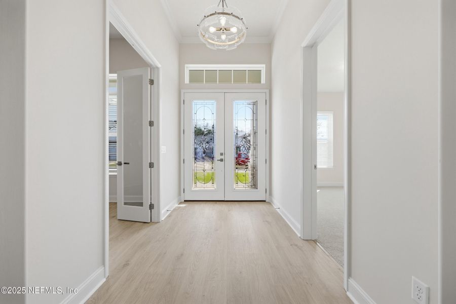 Spacious, unfurnished interior of a new home in Silver Landing At Silverleaf, St. Augustine (Image 9).