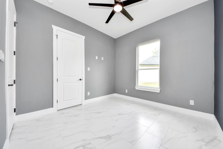 Spacious, unfurnished interior of a new home in , Dayton (Image 26).