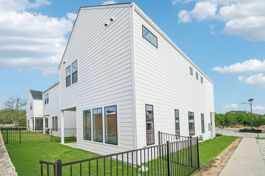 Representative exterior details of a home built from the Noah by Risewell Homes in Novel, Austin (Image 24).
