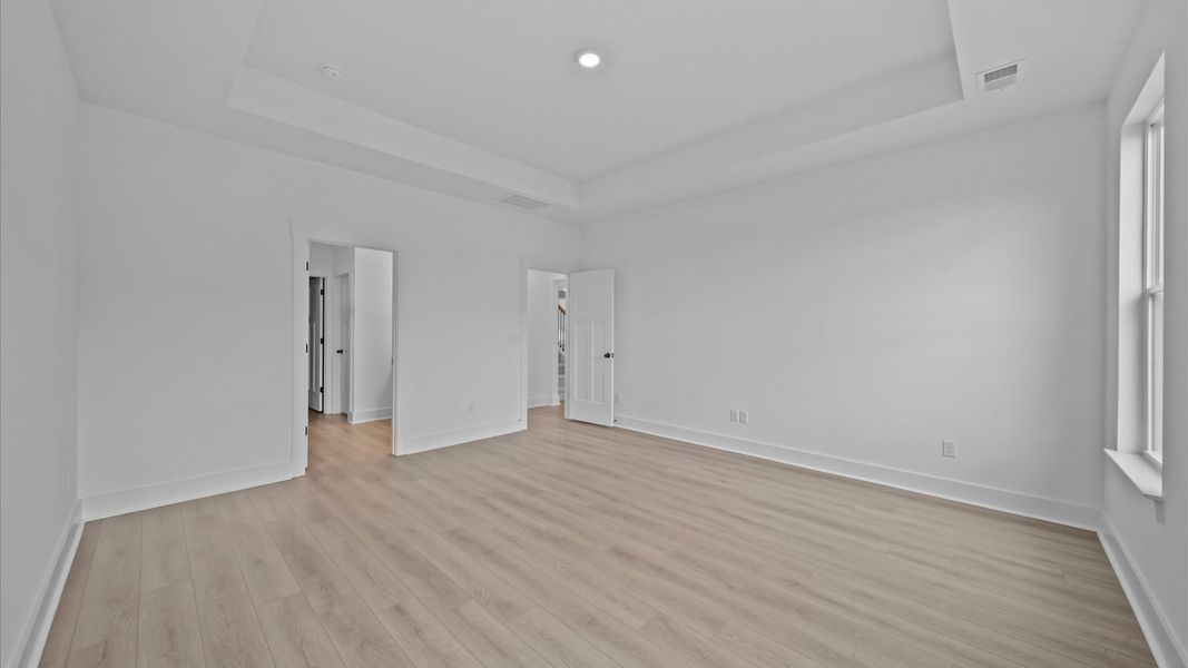 Desirable primary suite layout with spacious en suite bath in a proven, established community Desirable primary suite layout with spacious en suite bath in a proven, established community