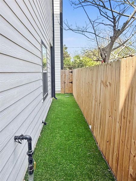 Exterior details and patio area of a home in , Houston (Image 26).