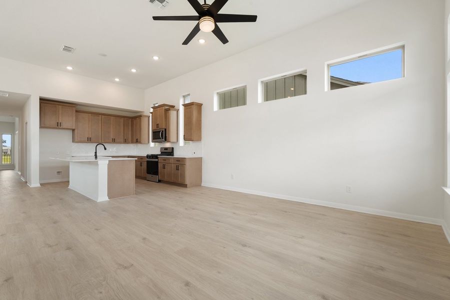 033_lnb08294_174 033_lnb08294_174