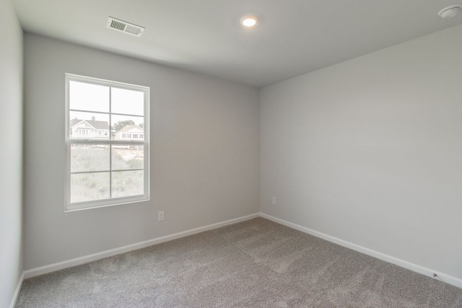 Spacious, unfurnished interior of a new home in Bluefield, Lexington (Image 28).