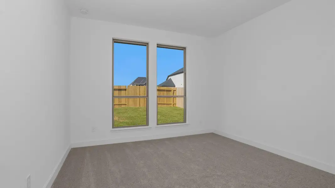 Spacious, unfurnished interior of a new home in Katy Court 70', Katy (Image 7).