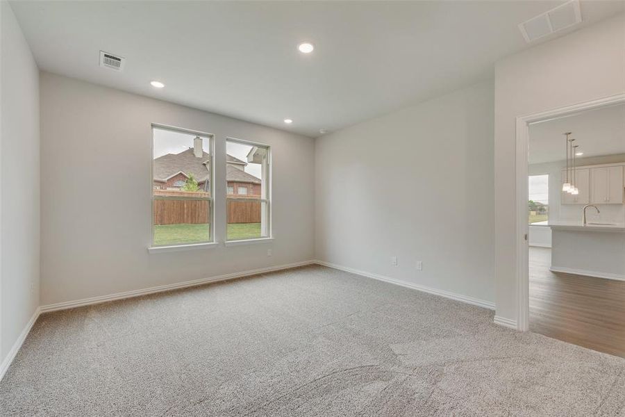 Spacious, unfurnished interior of a new home in Creekside of Crowley, Crowley (Image 11).