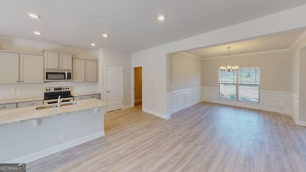 Spacious, unfurnished interior of a new home in Holliday Pass, Griffin (Image 11).