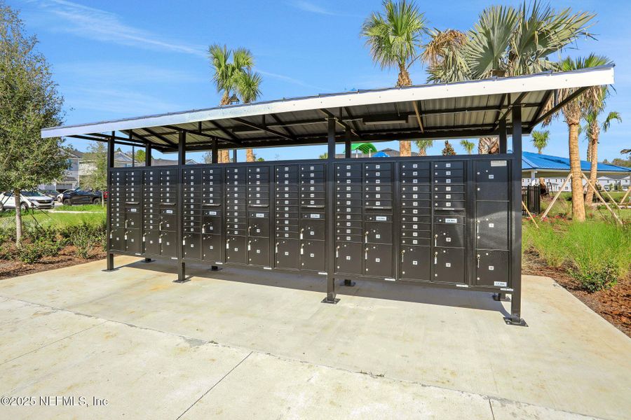 Community amenities in Atlantis Pointe, Middleburg (Image 37).