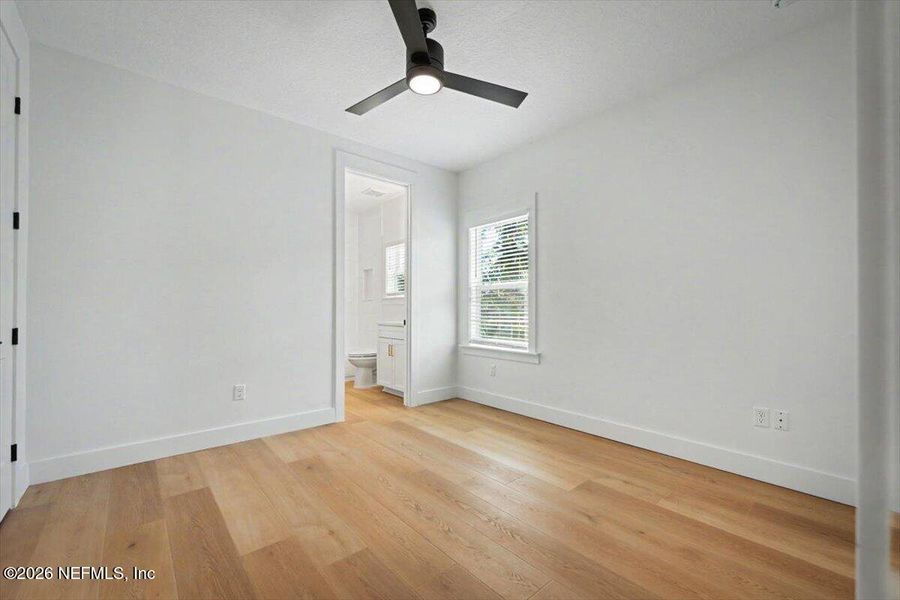 Spacious, unfurnished interior of a new home in , Jacksonville Beach (Image 33).