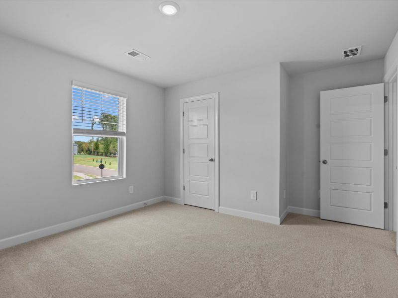 Spacious, unfurnished interior of a new home in Chatham Forest, Duncan (Image 19).