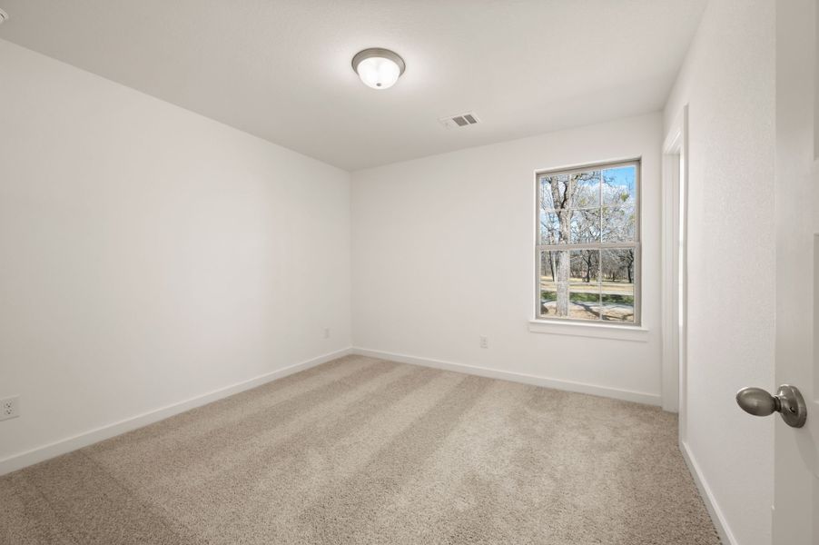 Spacious, unfurnished interior of a new home in Runaway Bay, Runaway Bay (Image 30).