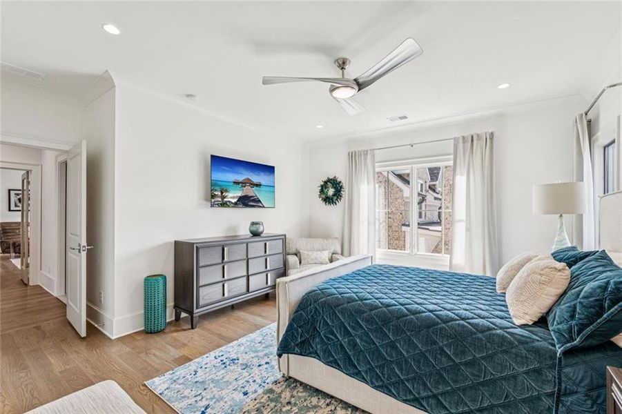 Furnished interior view inside a new home in , Alpharetta (Image 31).