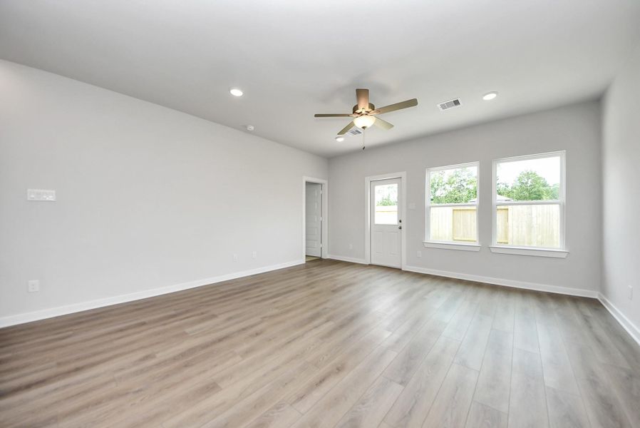 Spacious, unfurnished interior of a new home in The Villages at WestPointe, Dayton (Image 34).