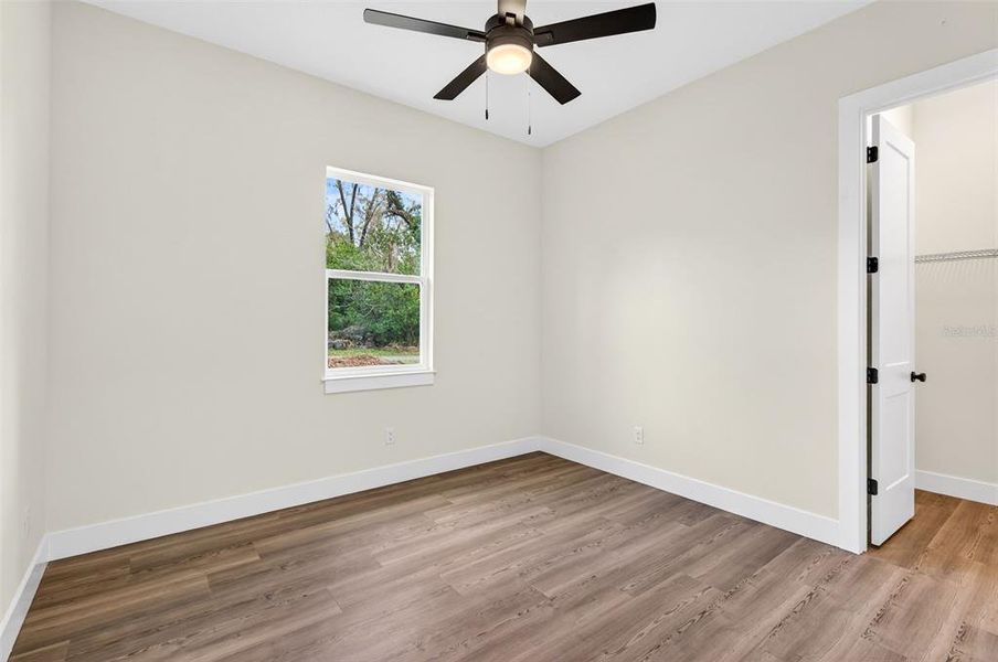 Spacious, unfurnished interior of a new home in , Dade City (Image 33).