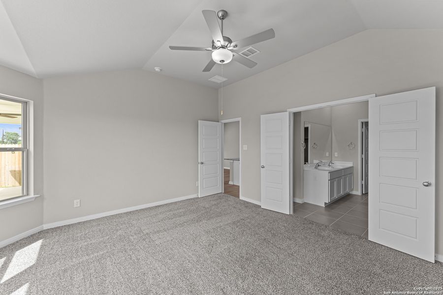 Spacious, unfurnished interior of a new home in Meadows at Clear Springs, New Braunfels (Image 13). Spacious, unfurnished interior of a new home in Meadows at Clear Springs, New Braunfels (Image 13).