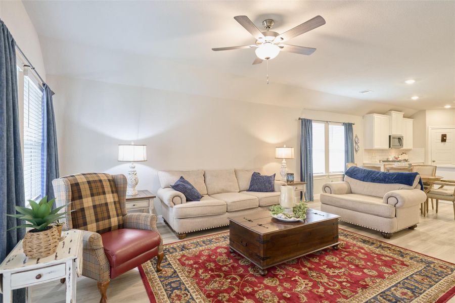 Furnished interior view inside a new home in Montgomery Oaks - Estate, Conroe (Image 27). Furnished interior view inside a new home in Montgomery Oaks - Estate, Conroe (Image 27).