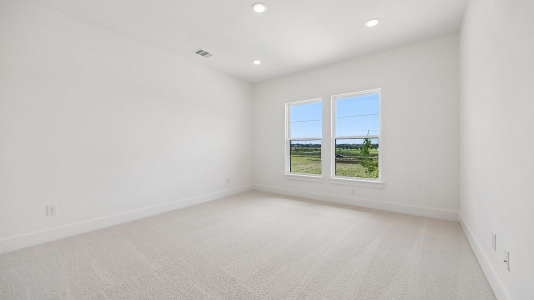 Spacious, unfurnished interior of a new home in Prosper Ridge, Prosper (Image 24).
