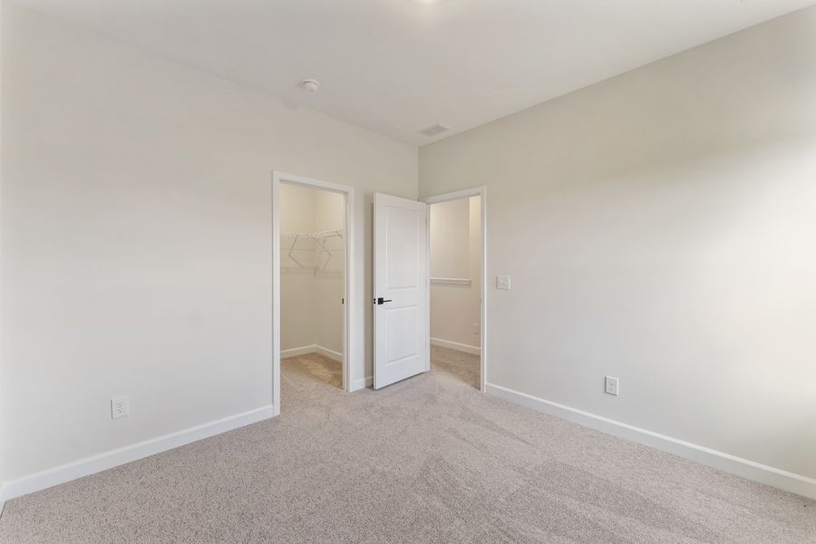 Spacious, unfurnished interior of a new home in Ridgecrest at Midway, Anderson (Image 35).