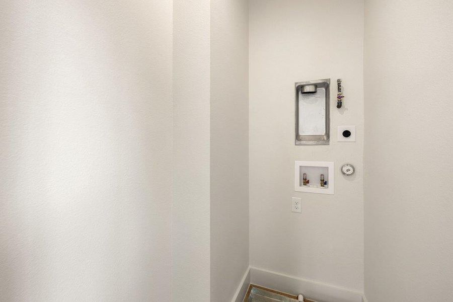 Spacious, unfurnished interior of a new home in , Austin (Image 24).