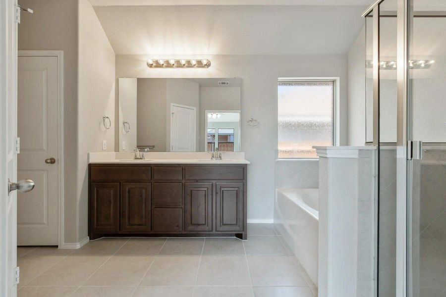 Bathroom 2 | Concept 1638 at Chisholm Hills in Cleburne, TX by Landsea Homes