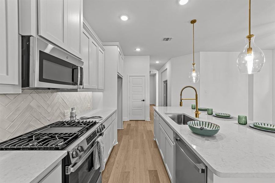 Furnished interior view inside a new home in Creekshaw – Classic, Royse City (Image 6). Furnished interior view inside a new home in Creekshaw – Classic, Royse City (Image 6).