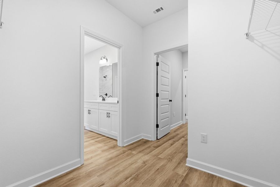 Spacious, unfurnished interior of a new home in Barton's Bend, Crestview (Image 18). Spacious, unfurnished interior of a new home in Barton's Bend, Crestview (Image 18).