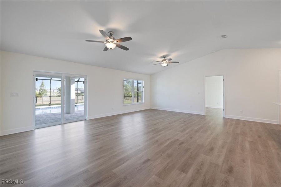 Spacious, unfurnished interior of a new home in Cape Coral, Cape Coral (Image 14).