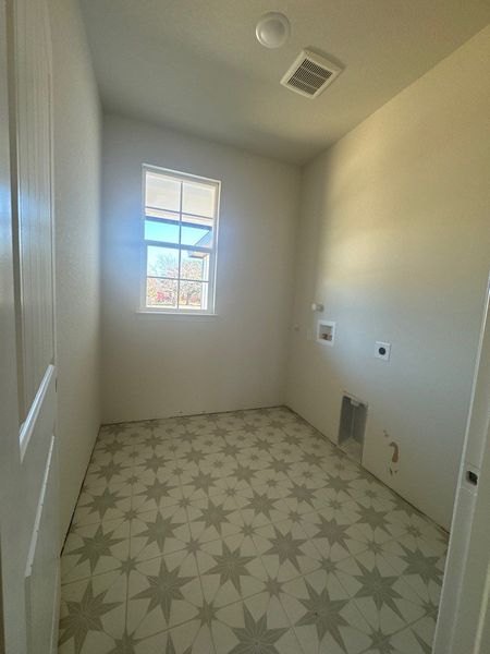 Spacious, unfurnished interior of a new home in Terra Escalante, Blue Ridge (Image 7).