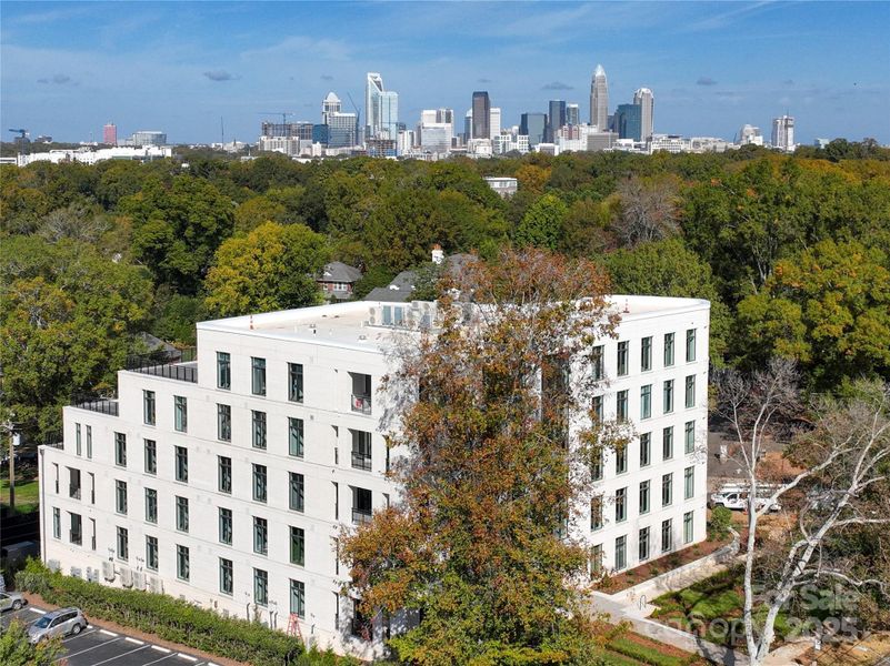 Condo located in Charlotte, NC showcasing its design and architecture (Image 3). Condo located in Charlotte, NC showcasing its design and architecture (Image 3).
