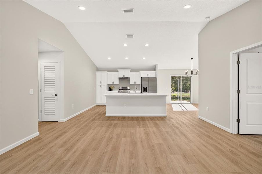 Spacious, unfurnished interior of a new home in , Ocklawaha (Image 15).