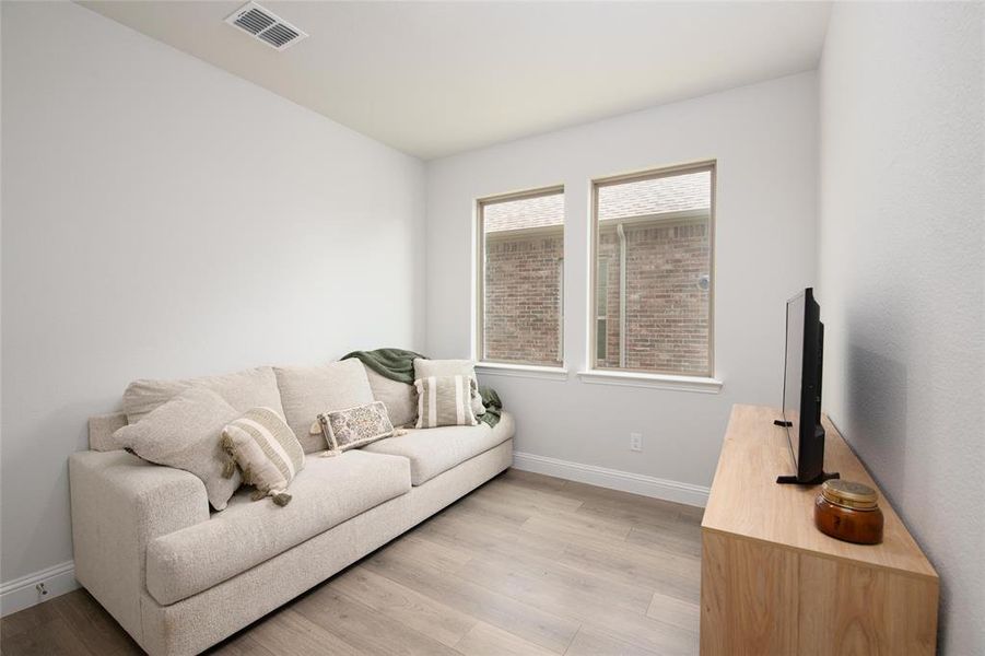 Complete with its own private living space, the multi-generational suite provides the perfect setup for aging parents, adult children, long-term guests, or a dedicated home retreat. Complete with its own private living space, the multi-generational suite provides the perfect setup for aging parents, adult children, long-term guests, or a dedicated home retreat.