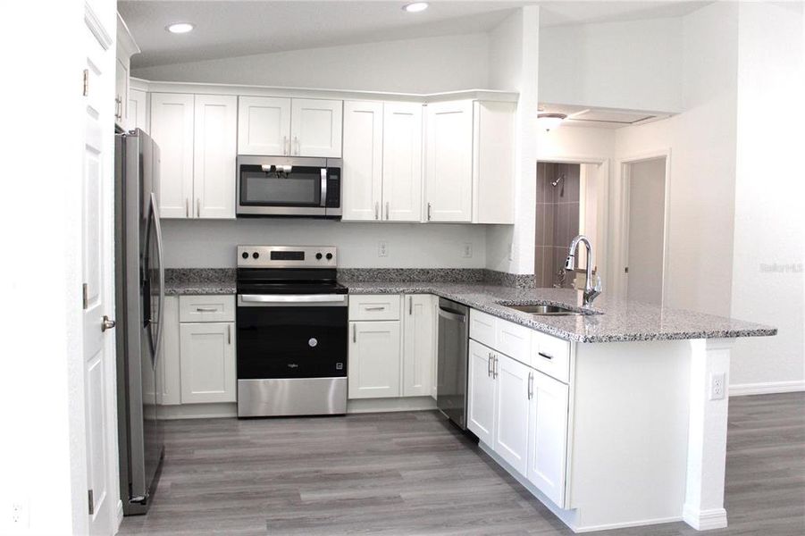Furnished interior view inside a new home in , Ocklawaha (Image 9).