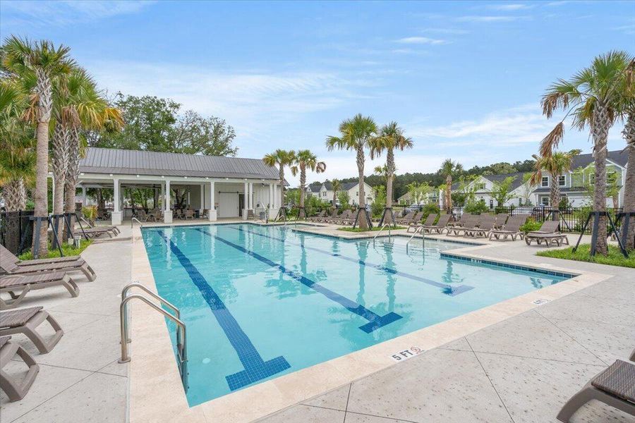 Community amenities in Six Oaks, Summerville (Image 43).