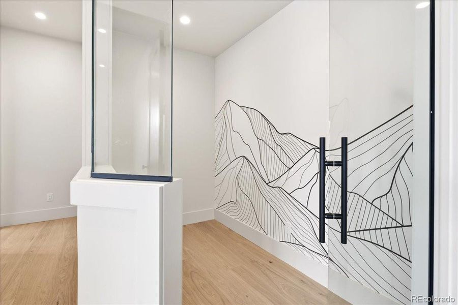 Spacious, unfurnished interior of a new home in , Breckenridge (Image 21).