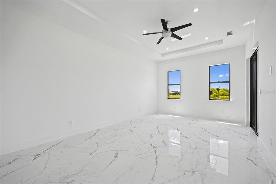 Spacious, unfurnished interior of a new home in , Punta Gorda (Image 26).