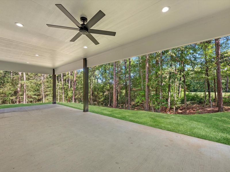 Over 850sqft of covered outdoor space!