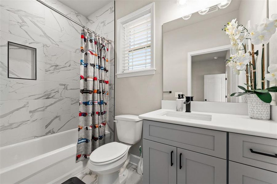 Furnished interior view inside a new home in , Newberry (Image 39).