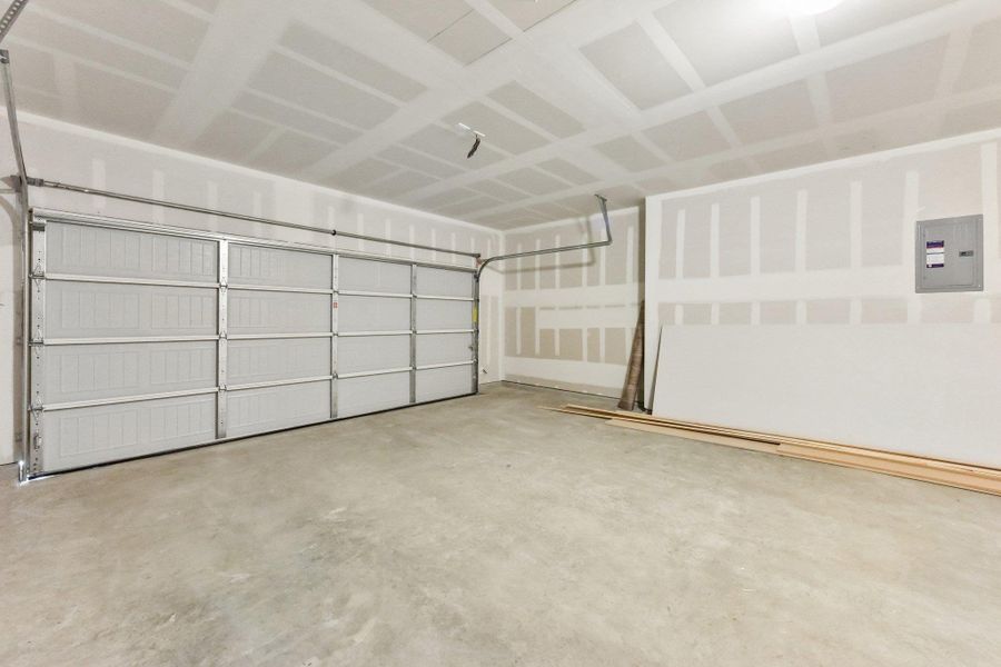Spacious, unfurnished interior of a new home in Hymeadow, San Marcos (Image 33). Spacious, unfurnished interior of a new home in Hymeadow, San Marcos (Image 33).