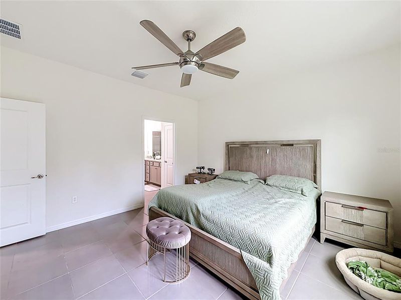 Furnished interior view inside a new home in Ocala Preserve, Ocala (Image 37). Furnished interior view inside a new home in Ocala Preserve, Ocala (Image 37).