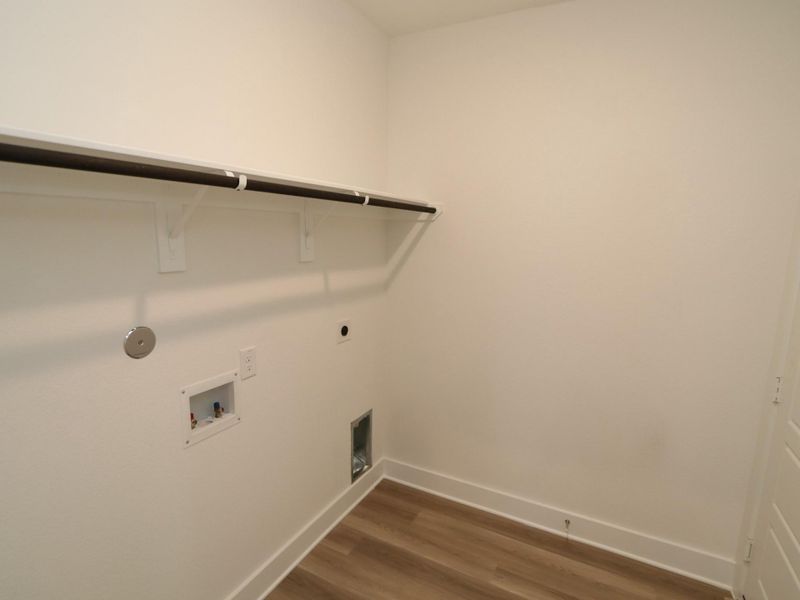 Spacious, unfurnished interior of a new home in Lago Mar, Santa Fe (Image 26). Spacious, unfurnished interior of a new home in Lago Mar, Santa Fe (Image 26).