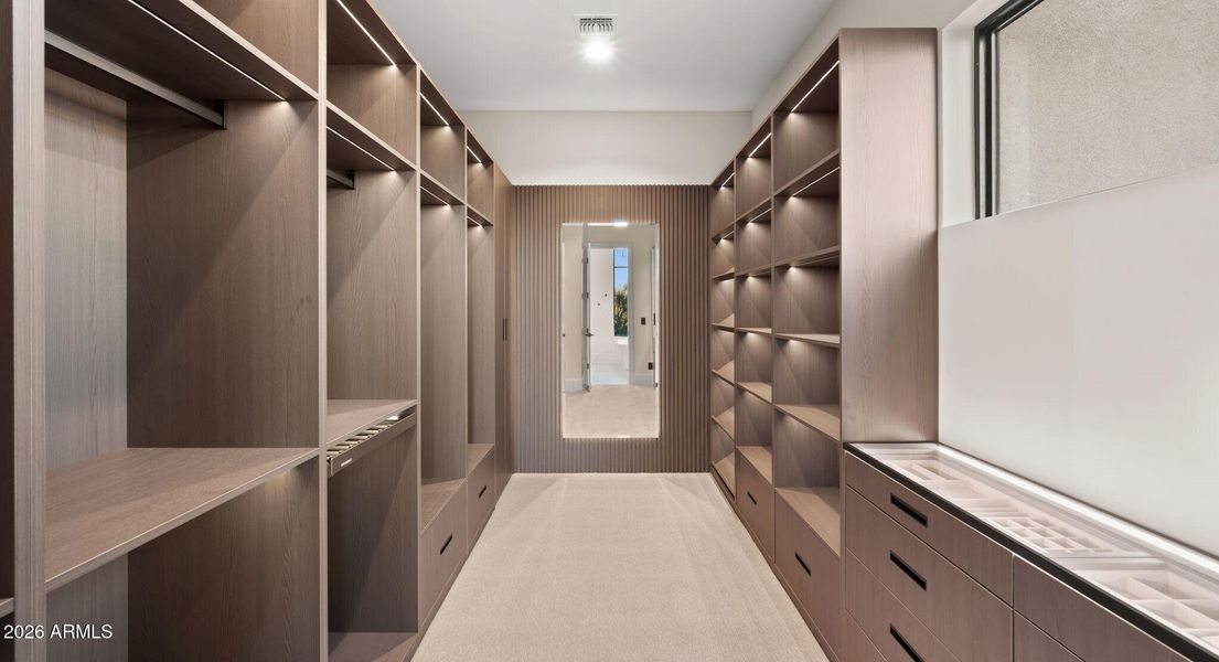 Closet w/ Built-Ins Closet w/ Built-Ins