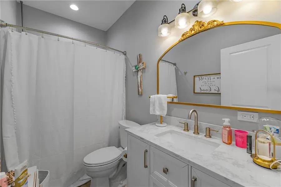Furnished interior view inside a new home in , Yoakum (Image 27).