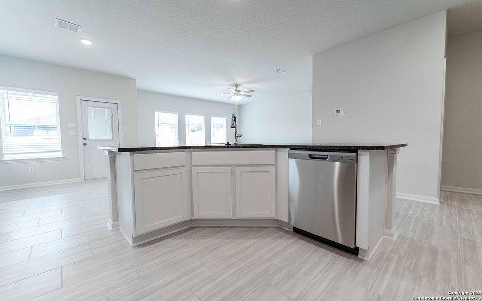 Spacious, unfurnished interior of a new home in Hickory Ridge, Elmendorf (Image 10).