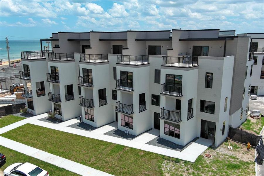 Condo located in Ormond Beach, FL showcasing its design and architecture (Image 3). Condo located in Ormond Beach, FL showcasing its design and architecture (Image 3).