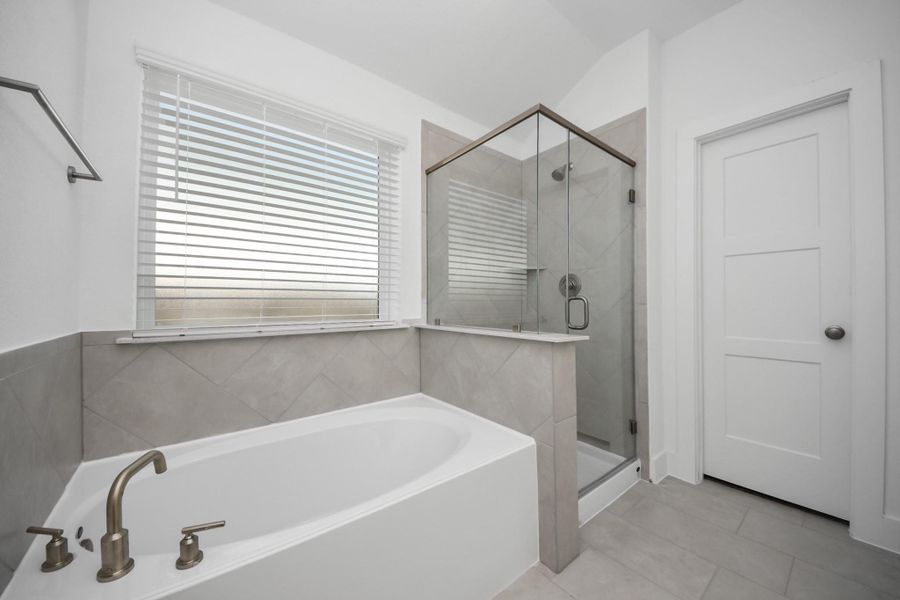 Furnished interior view inside a new home in Laurel Landing: Landmark Collection, Alvin (Image 5).