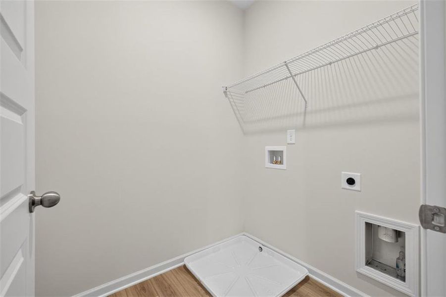 Spacious, unfurnished interior of a new home in Longbrooke, Rome (Image 23).