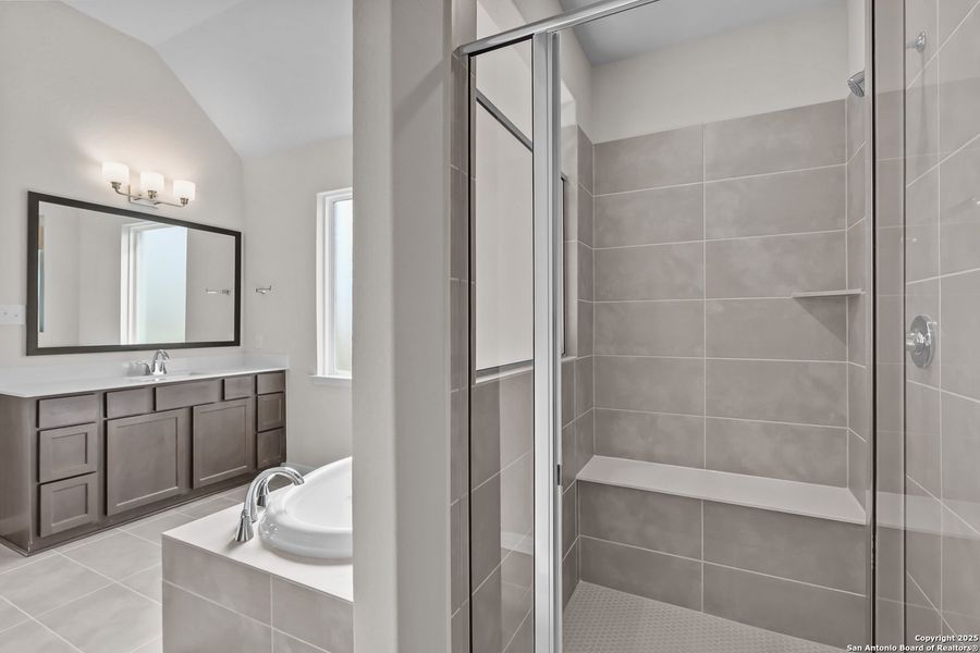 Furnished interior view inside a new home in Homestead, Schertz (Image 8).