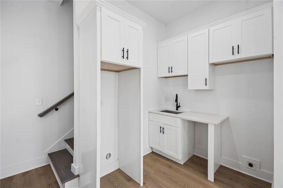 Furnished interior view inside a new home in , Atlanta (Image 4).