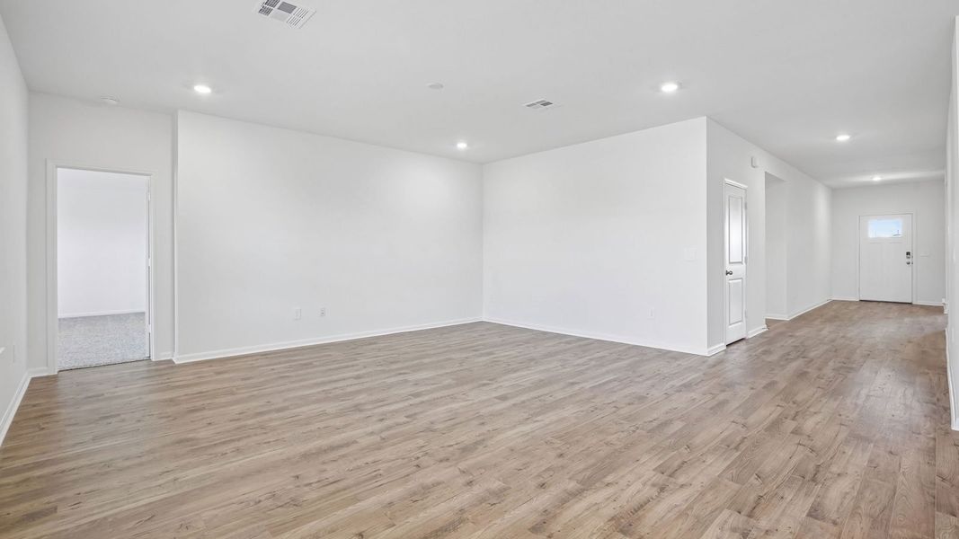Spacious, unfurnished interior of a new home in Prairie Lakes, Buda (Image 18).
