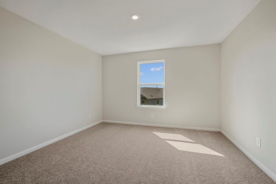 Spacious, unfurnished interior of a new home in Trails at Cochran Ranch, Waller (Image 12).
