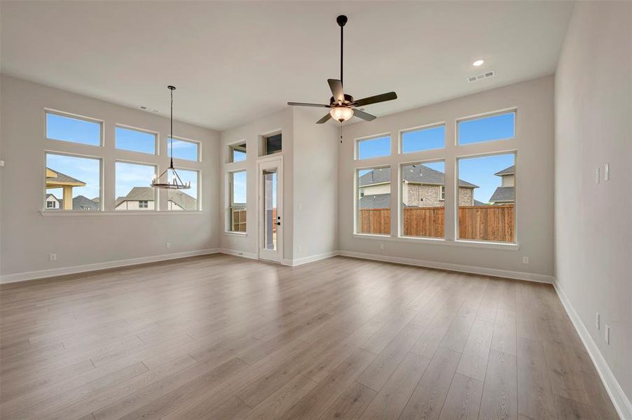 Spacious, unfurnished interior of a new home in Sandbrock Ranch, Aubrey (Image 30).